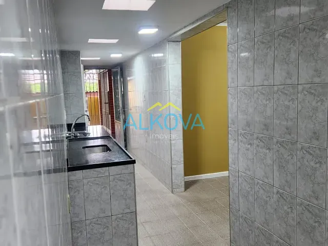 Casa com 300m², para alugar, no bairro Jardim Satélite em São José dos Campos