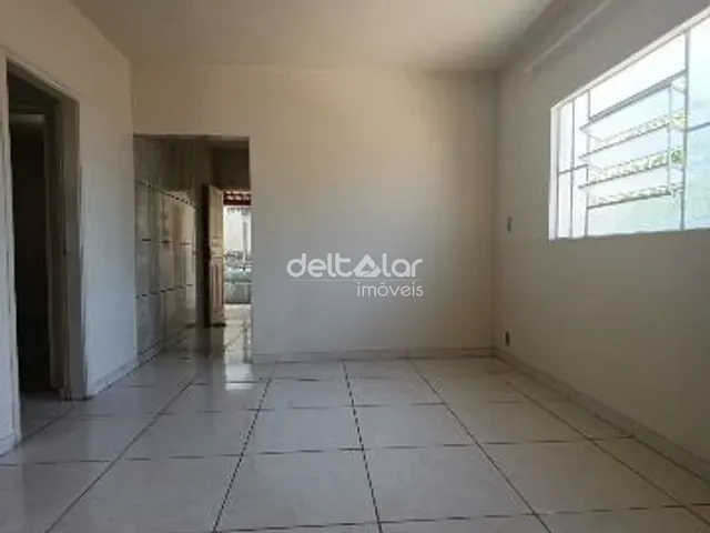Casa com 360m² 3 quartos e 2 banheiros, à venda, no bairro São João Batista (Venda Nova) em Belo Horizonte