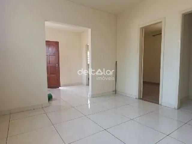 Casa com 360m² 3 quartos e 2 banheiros, à venda, no bairro São João Batista (Venda Nova) em Belo Horizonte