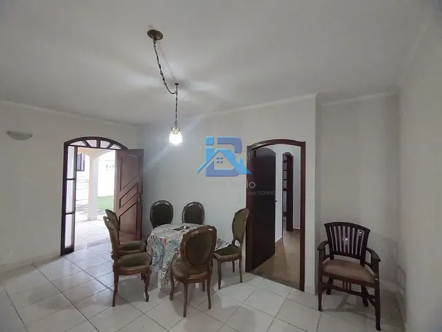 Casa com 1500m² 4 quartos e 3 banheiros, para alugar, no bairro Ville Chamonix em Itatiba