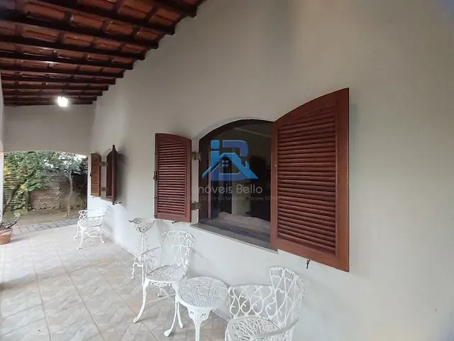 Casa com 1500m² 4 quartos e 3 banheiros, para alugar, no bairro Ville Chamonix em Itatiba