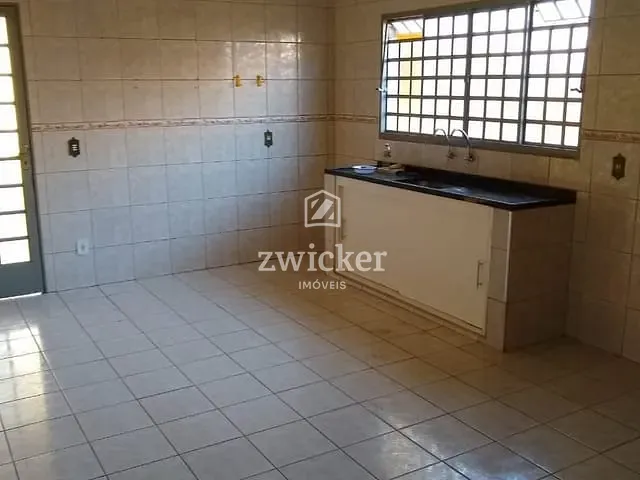 Casa com 500m² 3 quartos e 2 banheiros, à venda, no bairro Vila Honorina em Agudos