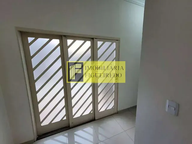 Casa 3 quartos e 4 banheiros, à venda, no bairro Parque das Amoras II em São José do Rio Preto