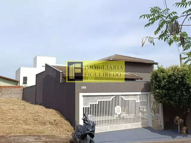 Casa 3 quartos e 4 banheiros, à venda, no bairro Parque das Amoras II em São José do Rio Preto