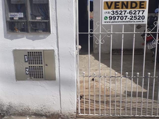 Casa com 125m² 1 quarto e 1 banheiro, à venda, no bairro Residencial Mombaça em Pindamonhangaba