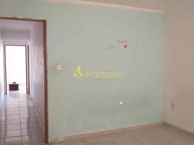 Casa com 125m² 1 quarto e 1 banheiro, à venda, no bairro Residencial Mombaça em Pindamonhangaba