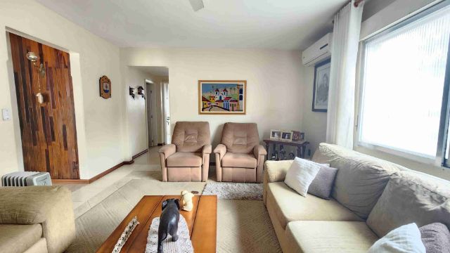 Casa com 480m² 4 quartos e 3 banheiros, à venda, no bairro Laranjal em Pelotas