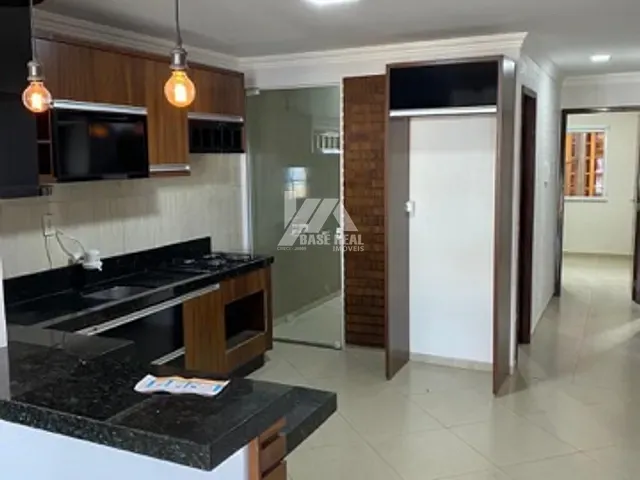 Casa 3 quartos e 2 banheiros, à venda, no bairro Santa Cruz em Guarapuava