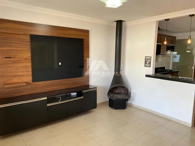 Casa 3 quartos e 2 banheiros, à venda, no bairro Santa Cruz em Guarapuava