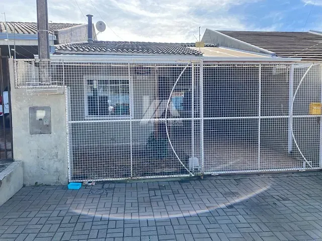 Casa 3 quartos e 2 banheiros, à venda, no bairro Santa Cruz em Guarapuava