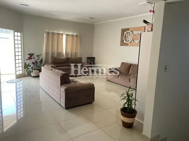 Casa com 940m² 4 quartos e 3 banheiros, à venda, no bairro Jardim Planalto em Paulínia
