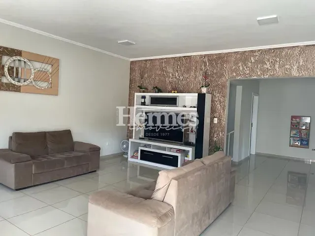 Casa com 940m² 4 quartos e 3 banheiros, à venda, no bairro Jardim Planalto em Paulínia