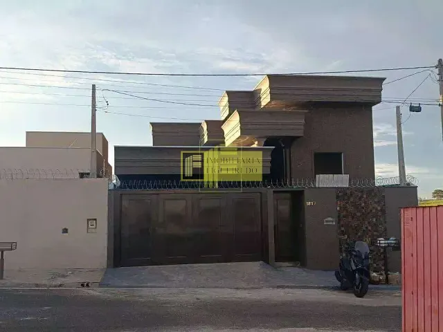 Casa 3 quartos e 3 banheiros, à venda, no bairro Centro em Bady Bassitt