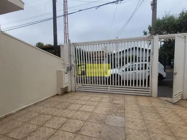 Casa 3 quartos e 2 banheiros, para alugar, no bairro Vila Curti em São José do Rio Preto