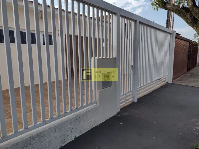 Casa 3 quartos e 2 banheiros, para alugar, no bairro Vila Curti em São José do Rio Preto