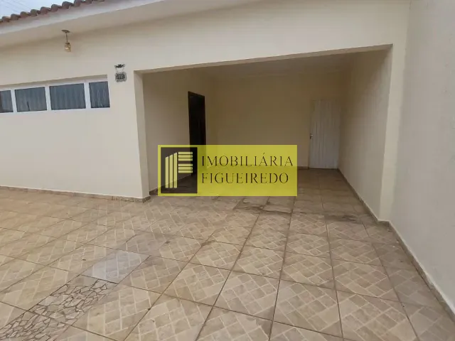 Casa 3 quartos e 2 banheiros, para alugar, no bairro Vila Curti em São José do Rio Preto