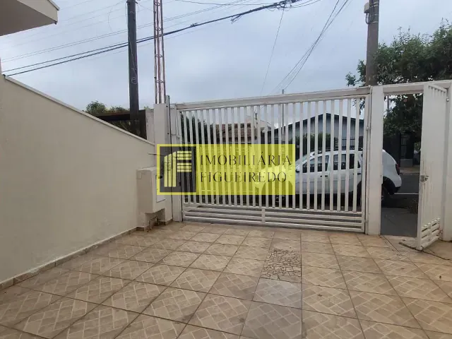 Casa 3 quartos e 2 banheiros, para alugar, no bairro Vila Curti em São José do Rio Preto