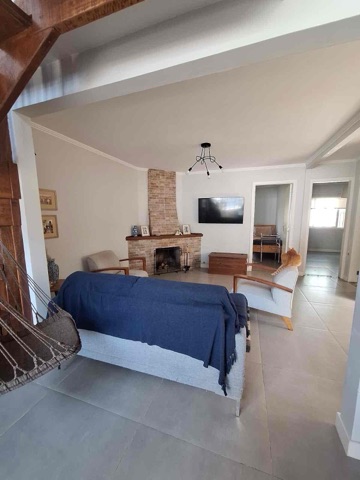Casa com 330m² 5 quartos e 3 banheiros, à venda, no bairro Laranjal em Pelotas