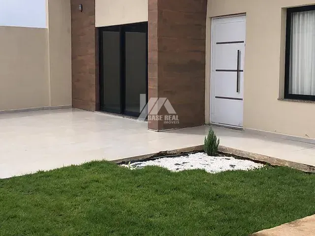 Casa com 462m² 3 quartos e 3 banheiros, à venda, no bairro Chapada em Ponta Grossa