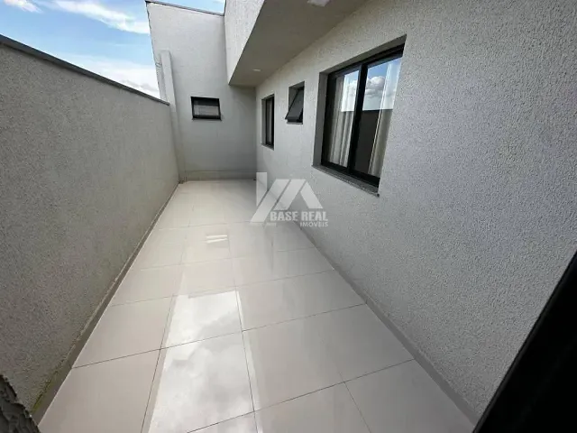 Casa com 462m² 3 quartos e 3 banheiros, à venda, no bairro Chapada em Ponta Grossa