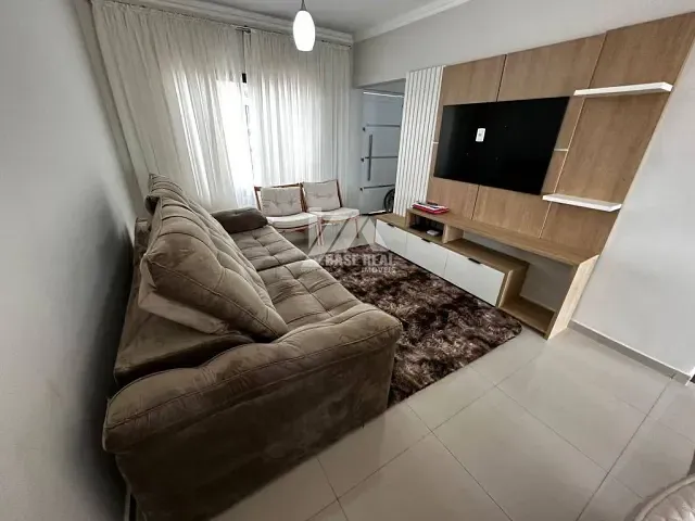 Casa com 462m² 3 quartos e 3 banheiros, à venda, no bairro Chapada em Ponta Grossa