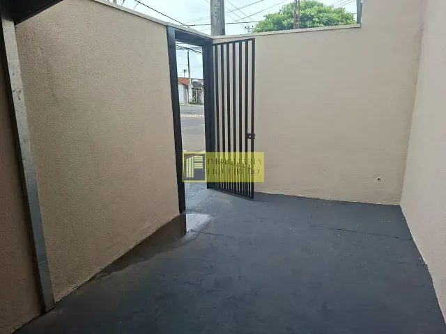 Casa 1 quarto e 2 banheiros, para alugar, no bairro Vila Ipiranga em São José do Rio Preto