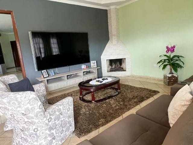 Casa com 585m² 4 quartos e 3 banheiros, à venda, no bairro Parque Nova Jandira em Jandira