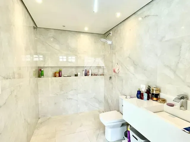 Casa 2 quartos e 2 banheiros, à venda, no bairro Contorno em Ponta Grossa