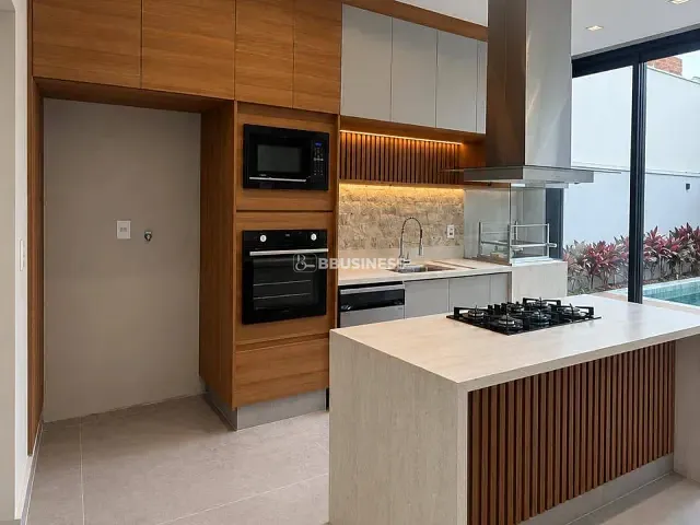 Casa com 250m² 3 quartos e 4 banheiros, à venda, no bairro Parque Brasil 500 em Paulínia