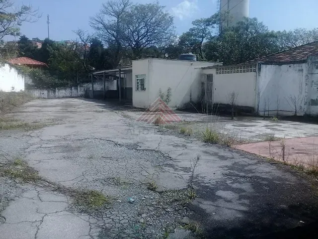 Casa com 510m², para alugar, no bairro Jardim Zaira em Mauá