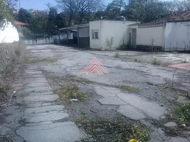 Casa com 510m², para alugar, no bairro Jardim Zaira em Mauá