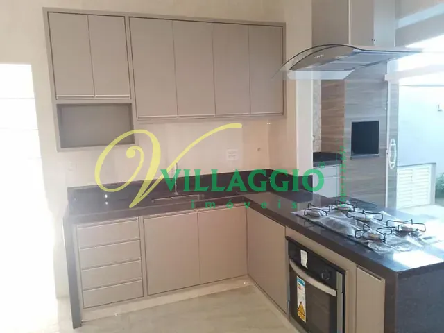 Casa com 200m² 2 quartos e 2 banheiros, à venda, no bairro Centro em Bady Bassitt