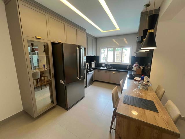 Casa com 270m² 5 quartos e 6 banheiros, à venda, no bairro Urbanova em São José dos Campos