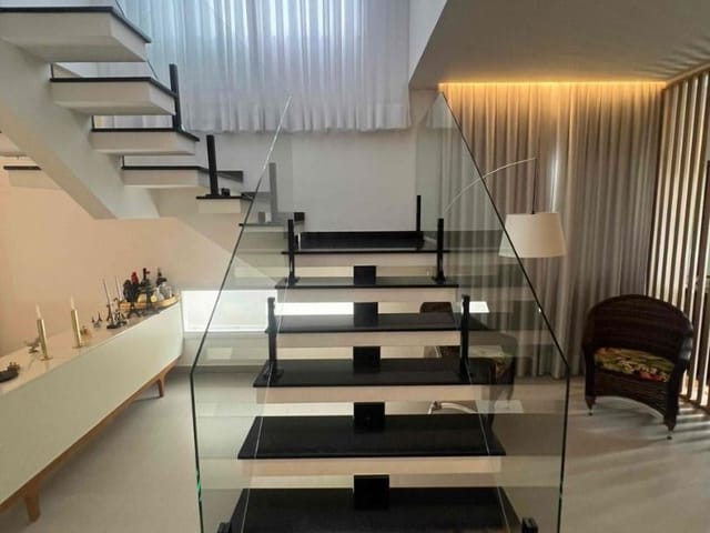 Casa com 270m² 5 quartos e 6 banheiros, à venda, no bairro Urbanova em São José dos Campos