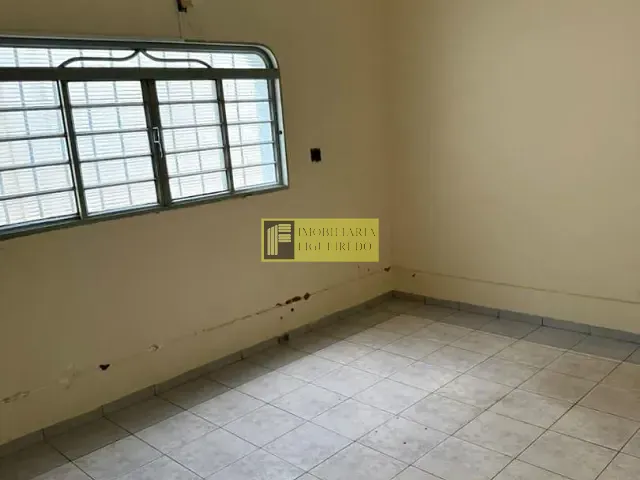 Casa à venda ou para alugar, no bairro Centro em São José do Rio Preto