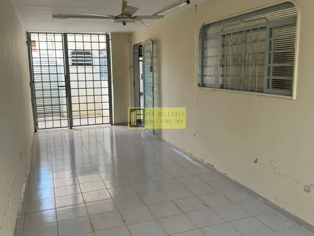 Casa à venda ou para alugar, no bairro Centro em São José do Rio Preto