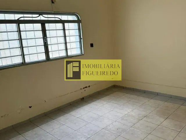 Casa à venda ou para alugar, no bairro Centro em São José do Rio Preto