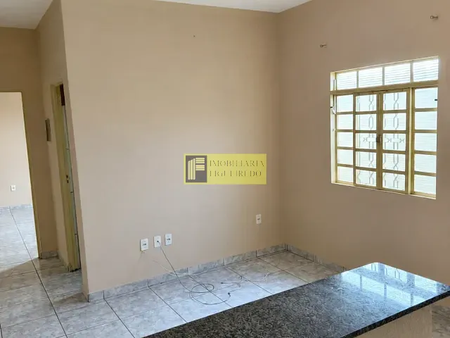 Casa 1 quarto e 1 banheiro, para alugar, no bairro Centro em Bady Bassitt