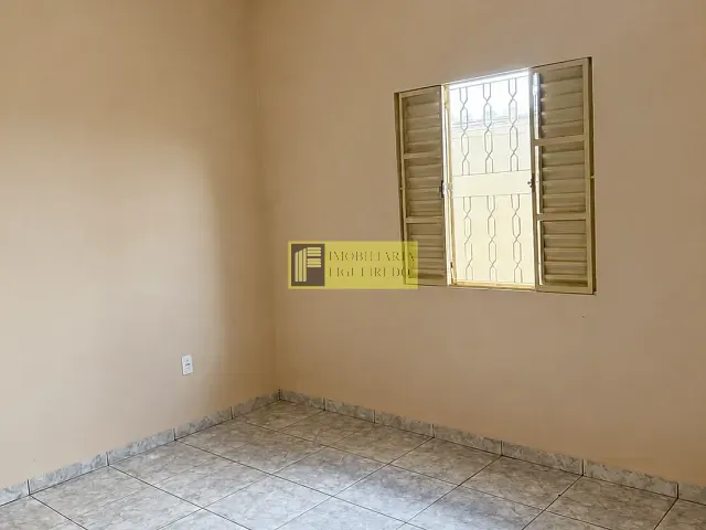 Casa 1 quarto e 1 banheiro, para alugar, no bairro Centro em Bady Bassitt