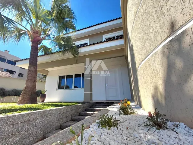 Casa com 805m² 4 quartos e 4 banheiros, à venda, no bairro Oficinas em Ponta Grossa