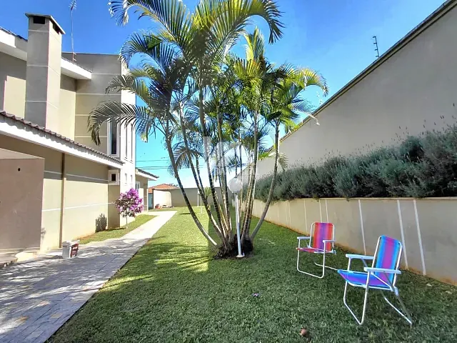 Casa com 805m² 4 quartos e 4 banheiros, à venda, no bairro Oficinas em Ponta Grossa