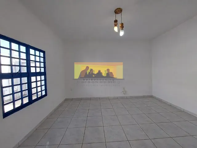 Casa com 280m² 3 quartos e 2 banheiros, para alugar, no bairro Bosque de Barão Geraldo em Campinas