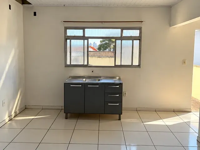 Casa 5 quartos e 1 banheiro, à venda, no bairro Olímpico em São Caetano do Sul