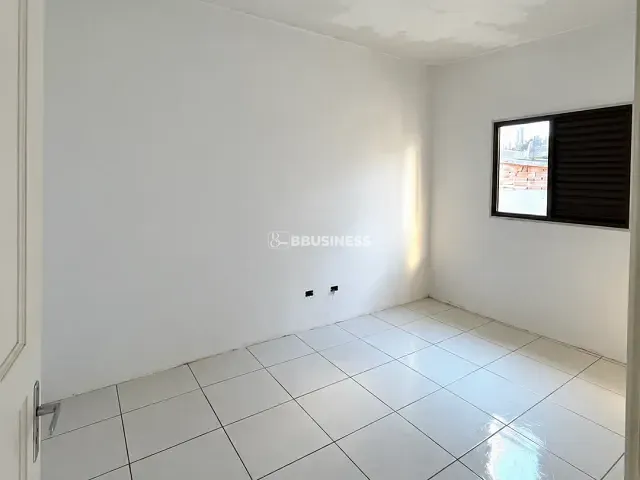 Casa 5 quartos e 1 banheiro, à venda, no bairro Olímpico em São Caetano do Sul