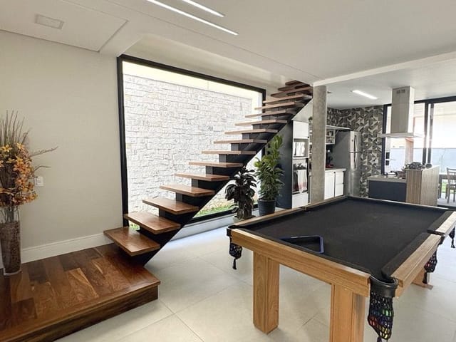 Casa com 252m² 4 quartos e 5 banheiros, à venda, no bairro Urbanova em São José dos Campos