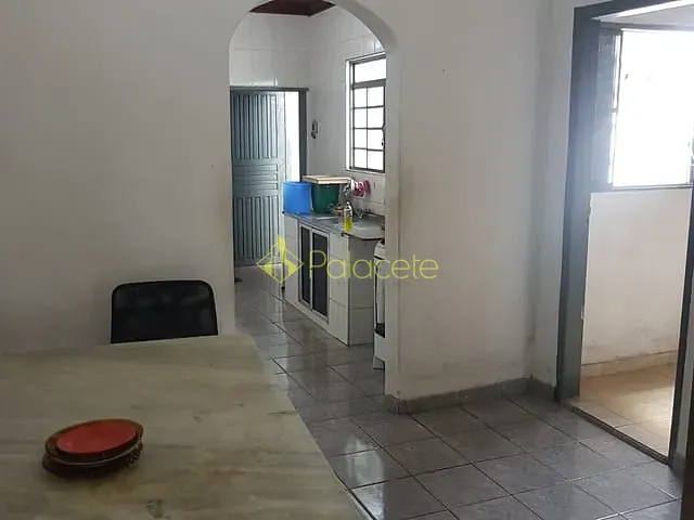 Casa com 182m² 3 quartos e 4 banheiros, à venda, no bairro Jardim Boa Vista em Pindamonhangaba