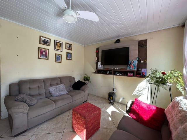 Casa 3 quartos e 2 banheiros, à venda, no bairro Três Vendas em Pelotas