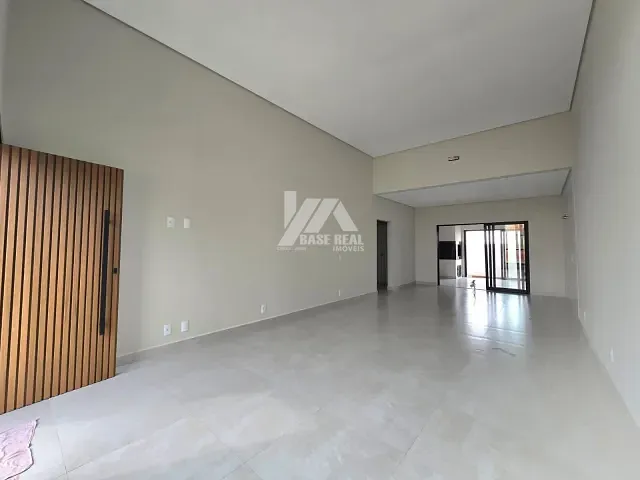 Casa com 286m² 3 quartos e 3 banheiros, à venda, no bairro Contorno em Ponta Grossa