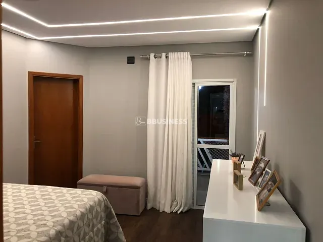 Casa 3 quartos e 2 banheiros, à venda, no bairro Jardim Utinga em Santo André