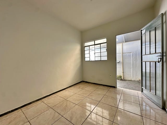 Foto do Casa - Casa com entrada coletiva para locação com 2 quartos, Piratininga (Venda Nova), Belo Horizonte, MG | Deltalar Imóveis
